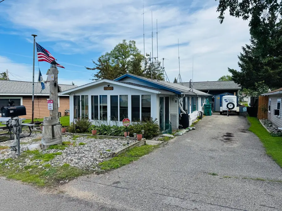 118 Jefferson Avenue, Houghton Lake, MI 48629 - #3