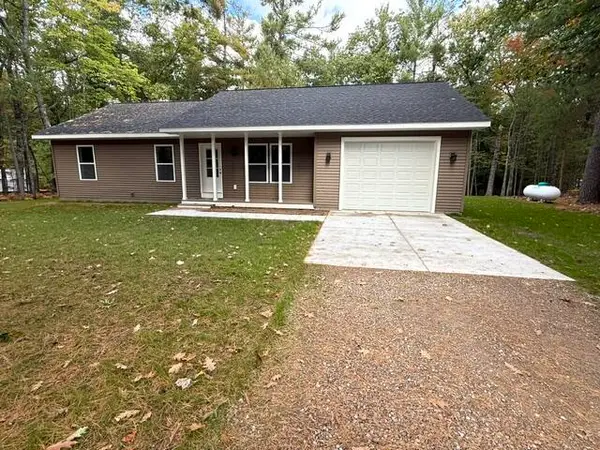 6848 Sequoia Drive, Indian River, MI 49749