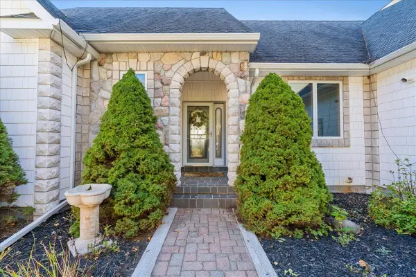 10234 Maple Street, Presque Isle, MI 49777