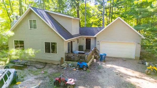 168 Pepperell Avenue, Houghton Lake, MI 48629