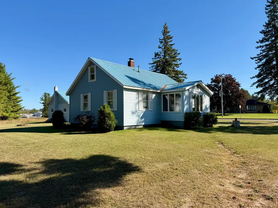597 Garfield Avenue, Cheboygan, MI 49721 - #2