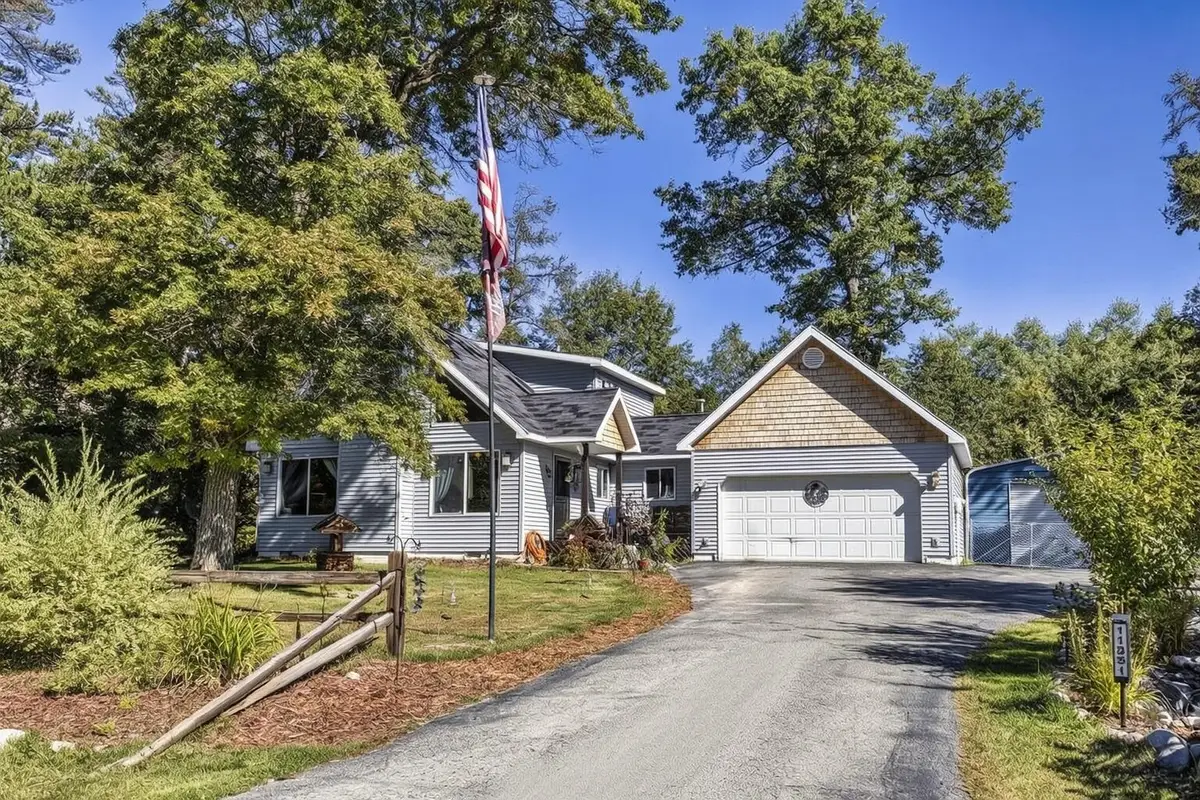 11351 Burton Way, Roscommon, MI 48653 - #1