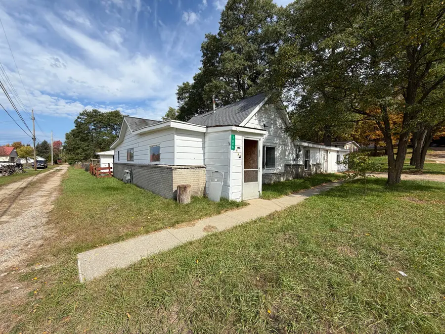 7406 N Charles Street, Frederic, MI 49733 - #2