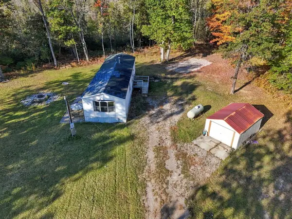 349 Country Court, Houghton Lake, MI 48629