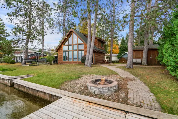 3402 W Lynn Drive, Indian River, MI 49749