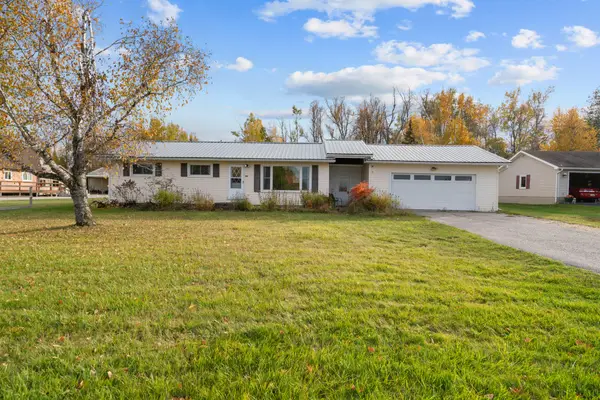 2239 E Levering Road, Cheboygan, MI 49721