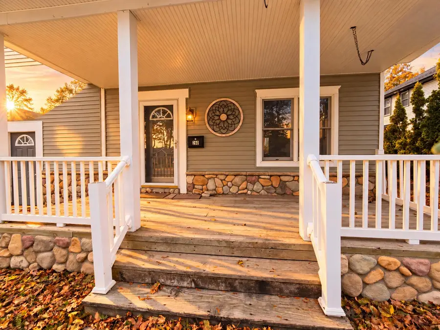 260 Mary Street, Saint Ignace, MI 49781 - #2