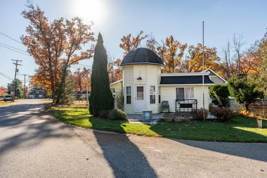 882 Oakwood Avenue, Gaylord, MI 49735 - #3