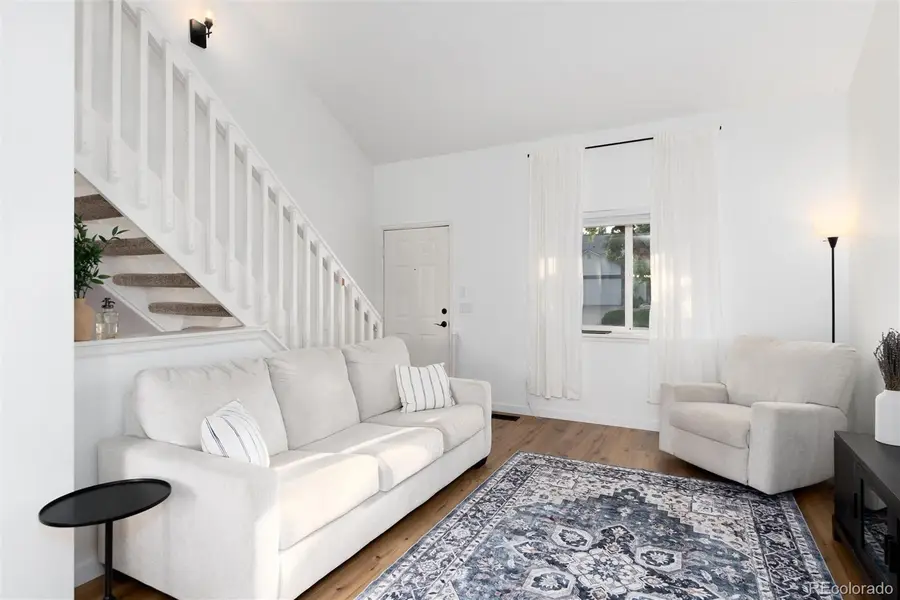 4304 S Genoa Court, Centennial, CO 80015 - Image #2