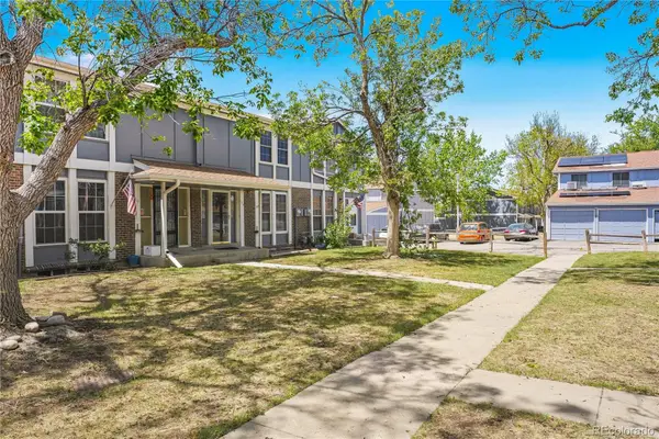 125 Paris Circle, Aurora, CO 80011