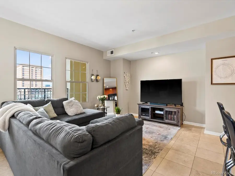 975 N Lincoln Street #4F, Denver, CO 80203 - Image #3