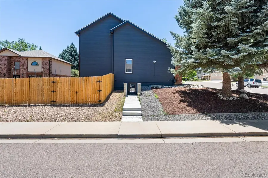 1464 Cherrywood Way, Longmont, CO 80504 - #3