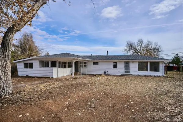 2110 Eagle Cir Ct, Aurora, CO 80011