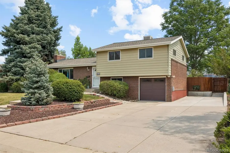 686 Elkhart Street, Aurora, CO 80011 - #2