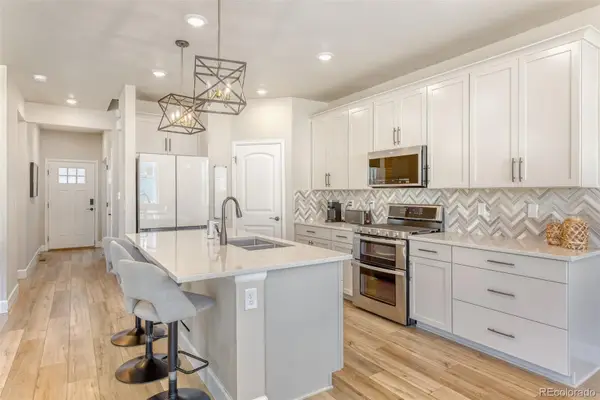 9857 Rosalee Peak Street, Littleton, CO 80125