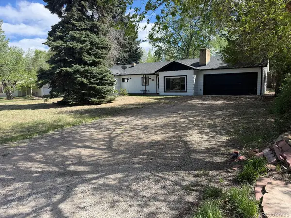 17 Lakewood Heights Drive, Lakewood, CO 80215