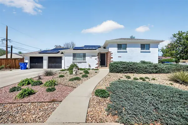 2201 Oakland Street, Aurora, CO 80010