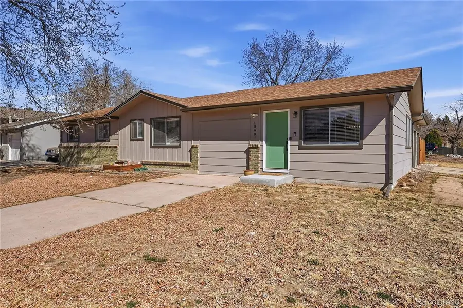 1090 S Newark Street, Aurora, CO 80012 - #2