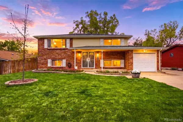 10462 W 9th Avenue, Lakewood, CO 80215