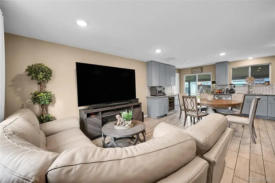 4642 Eureka Court, Denver, CO 80239 - Image #3