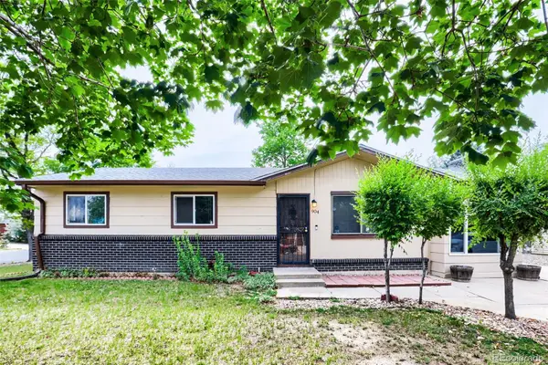 904 S Macon Street, Aurora, CO 80012
