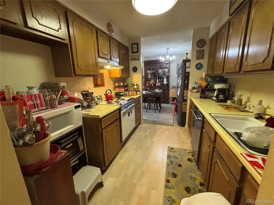 411 Lakewood #B-813, Colorado Springs, CO 80910 - #2