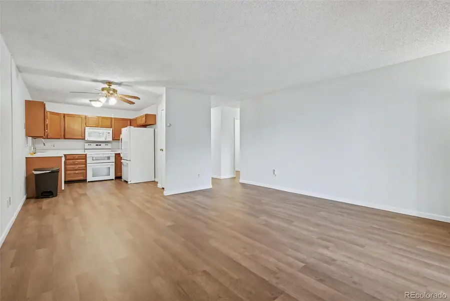 3184 S Heather Gardens Way #207, Aurora, CO 80014 - Image #2