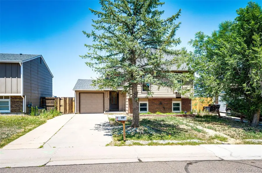 625 Madison Way, Bennett, CO 80102 - #2