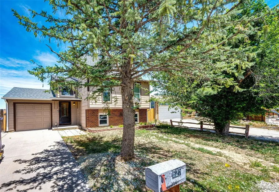 625 Madison Way, Bennett, CO 80102 - #3