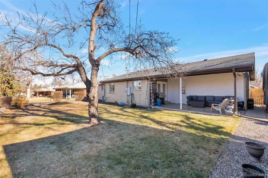 6221 S Logan Court, Centennial, CO 80121 - Image #2