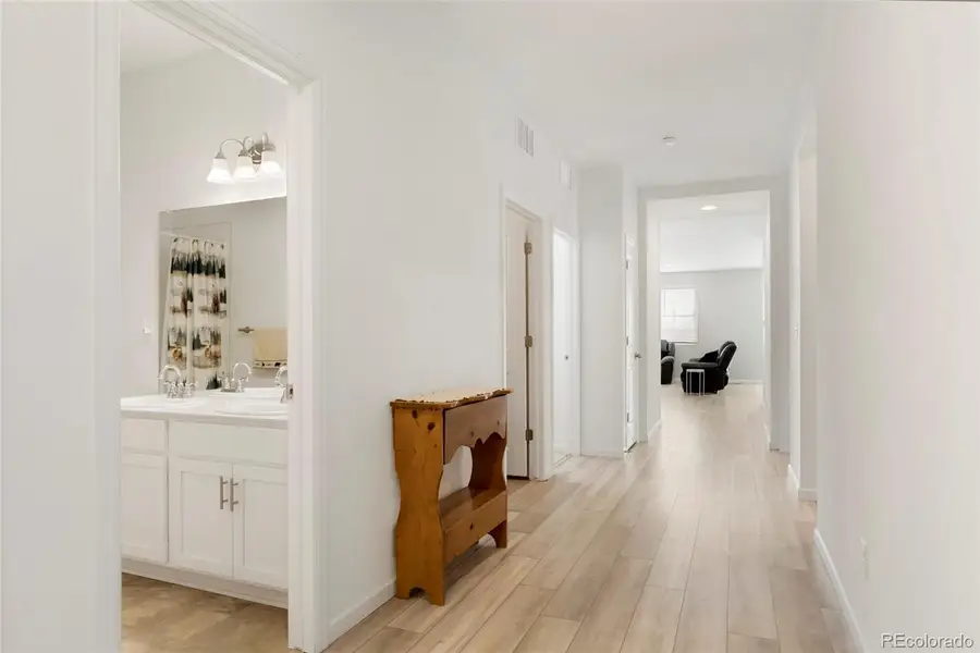 86 S Vandriver Way, Aurora, CO 80018 - #3