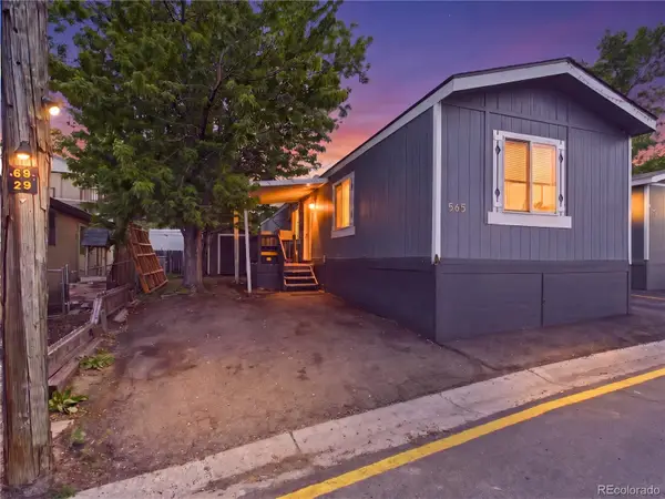 9400 Elm Court, Denver, CO 80260