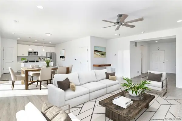 126 S Vandriver Way, Aurora, CO 80018