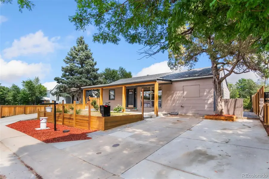 886 Kingston Street, Aurora, CO 80010 - #2