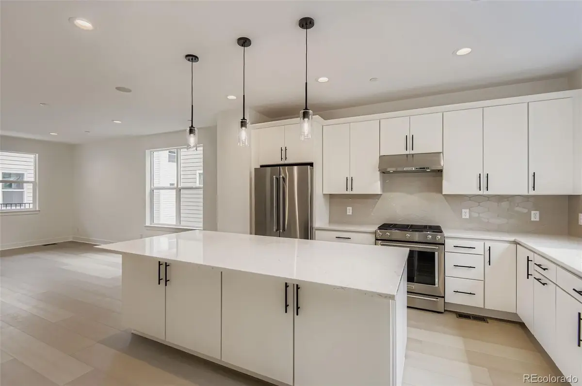 10904 E Hinsdale Circle, Centennial, CO 80112 - Image #1