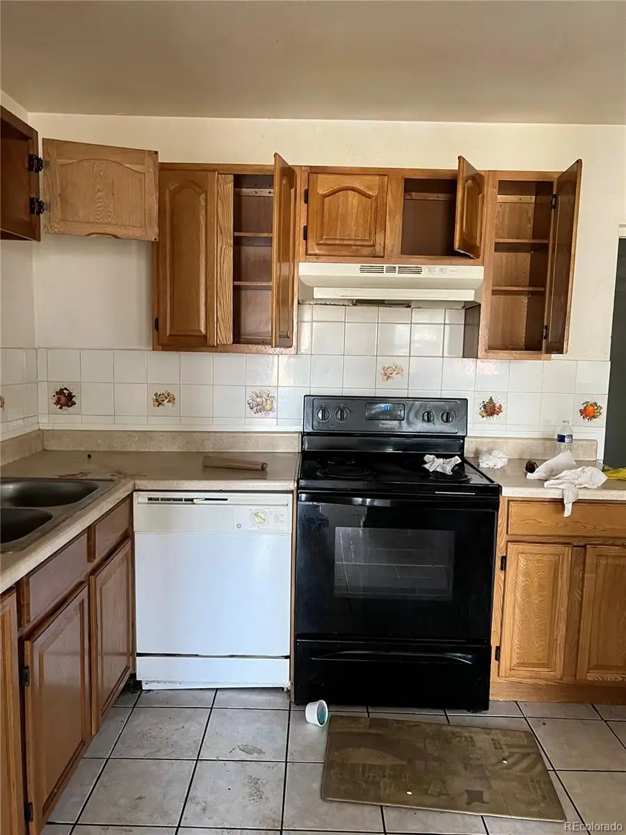 13192 Maxwell Place, Denver, CO 80239 - Image #3