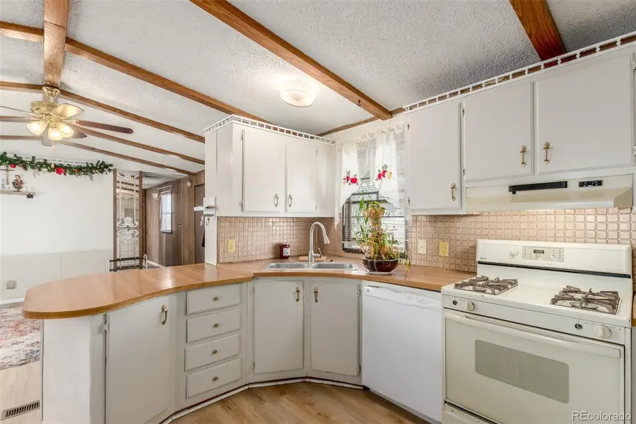 2840 S Circle Drive, Colorado Springs, CO 80906 - Image #2