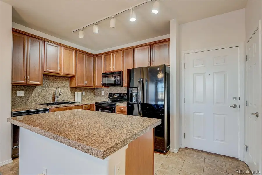 8489 Canyon Rim Circle #207, Englewood, CO 80112 - Image #3