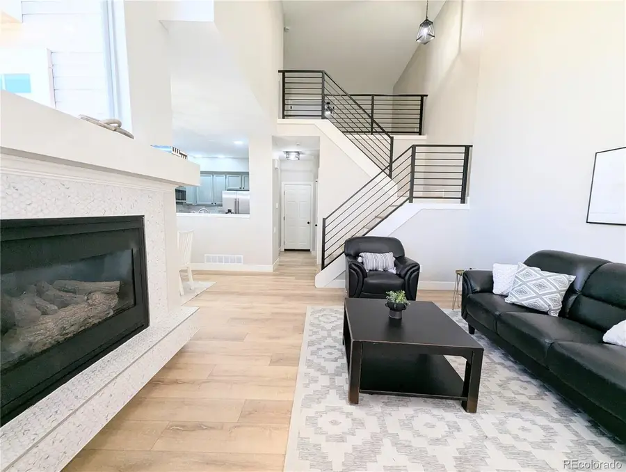 2906 W Long Circle #B, Littleton, CO 80120 - Image #2