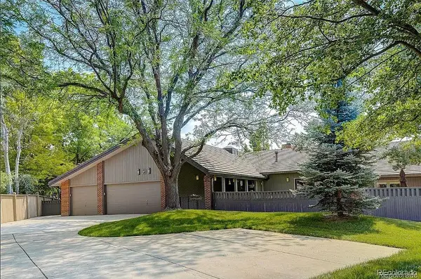 27 Beacon Hill Lane, Greenwood Village, CO 80111