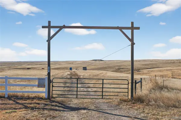 5689 S Tom Bay Court, Bennett, CO 80102