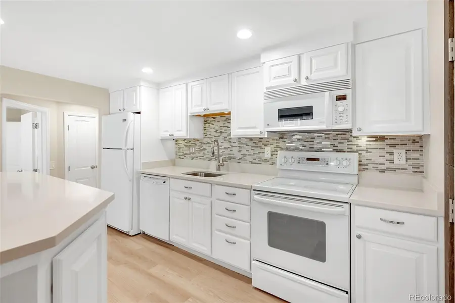 12043 W Cross Drive #204, Littleton, CO 80127 - #3