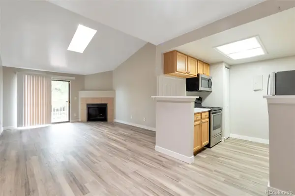 10323 E Peakview #J201, Englewood, CO 80111