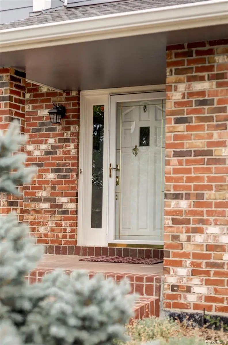 19052 E Briarwood Drive, Centennial, CO 80016 - Image #3