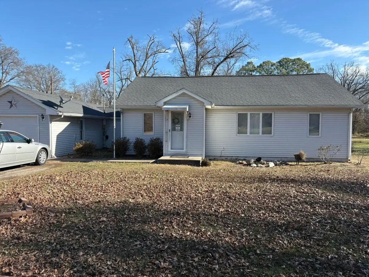 11412 State Highway 37 N, Benton, IL 62812 - #1