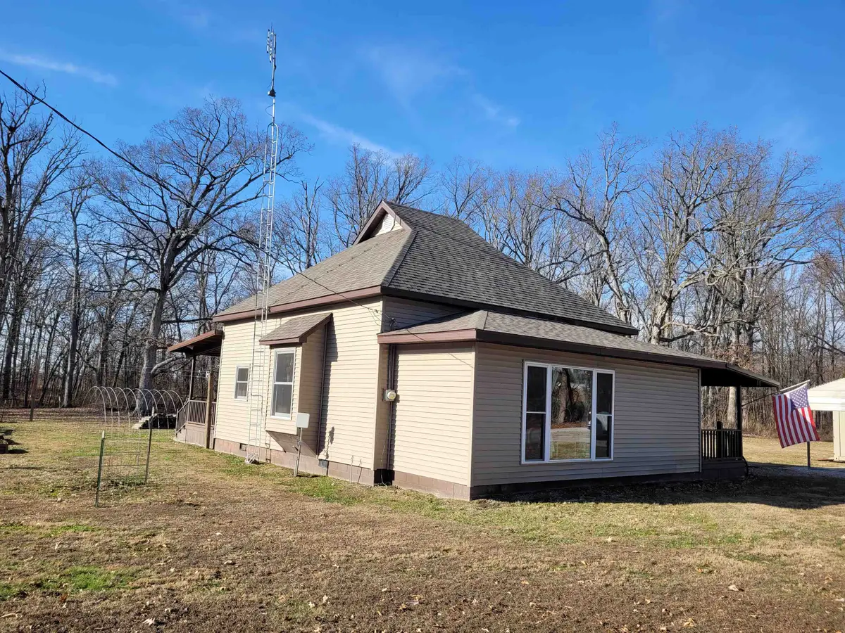 5531 N Hickory Lane, Bonnie, IL 62816 - Image #1