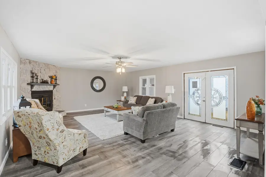 217 5th Street, Buffalo, IA 52728 - Image #3