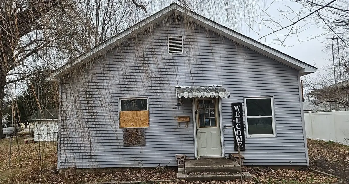 1203 W Oak Street, West Frankfort, IL 62896 - Image #1