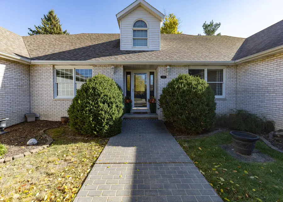 720 Hickory Drive, Geneseo, IL 61254 - Image #2