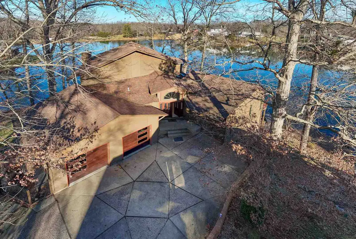 396 Lake Indian Hills Cir Circle, Carbondale, IL 62902 - Image #1